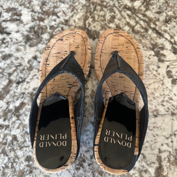 Donal J Pliner Wedge Sandals - Picture 8 of 9